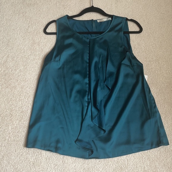 Drape front sleeveless top - Picture 5 of 6